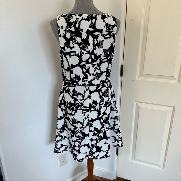 Limited Dress - Picture 2 of 3